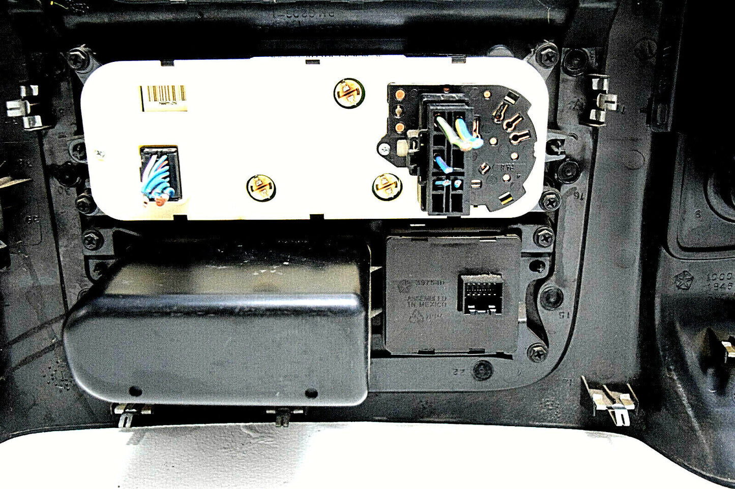 02 03 04 05 Dodge Ram Center Dash Bezel Climate Control 4x4 Switch