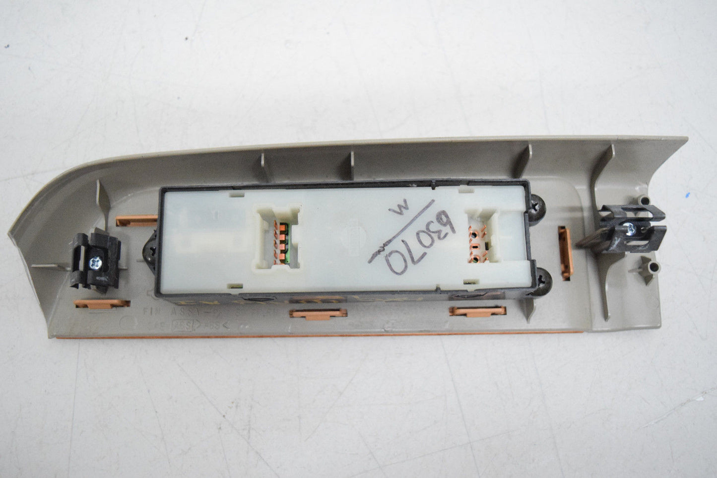 01 02 03 INFINITI QX4 RIGHT PASSENGER WINDOW SWITCH OEM