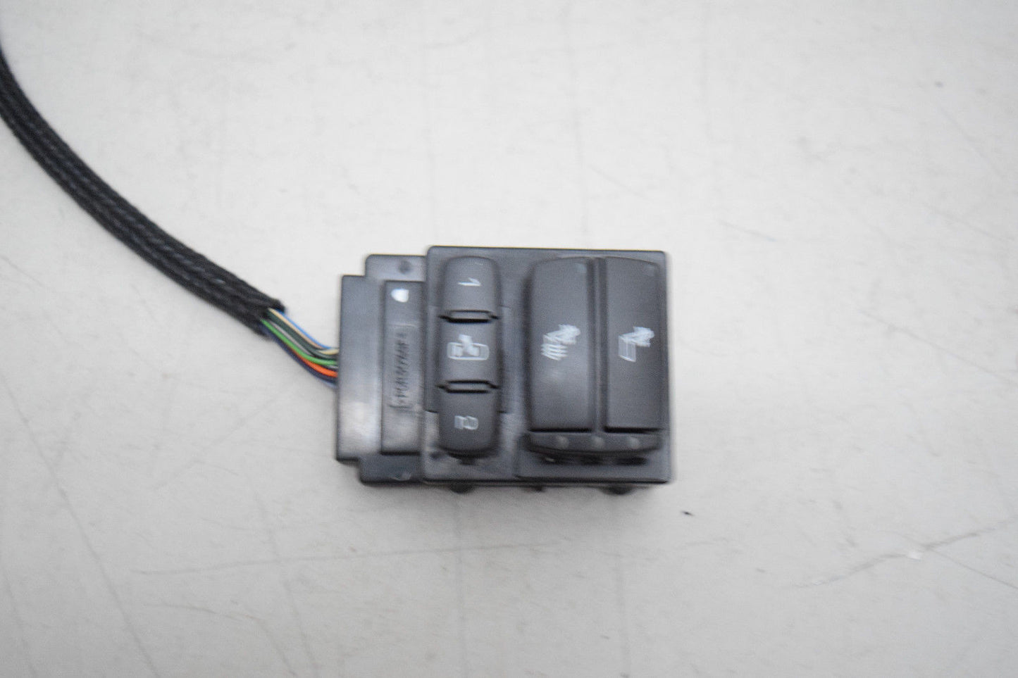 07 08 09 CADILLAC SRX HEATED SEAT SWITCH OEM