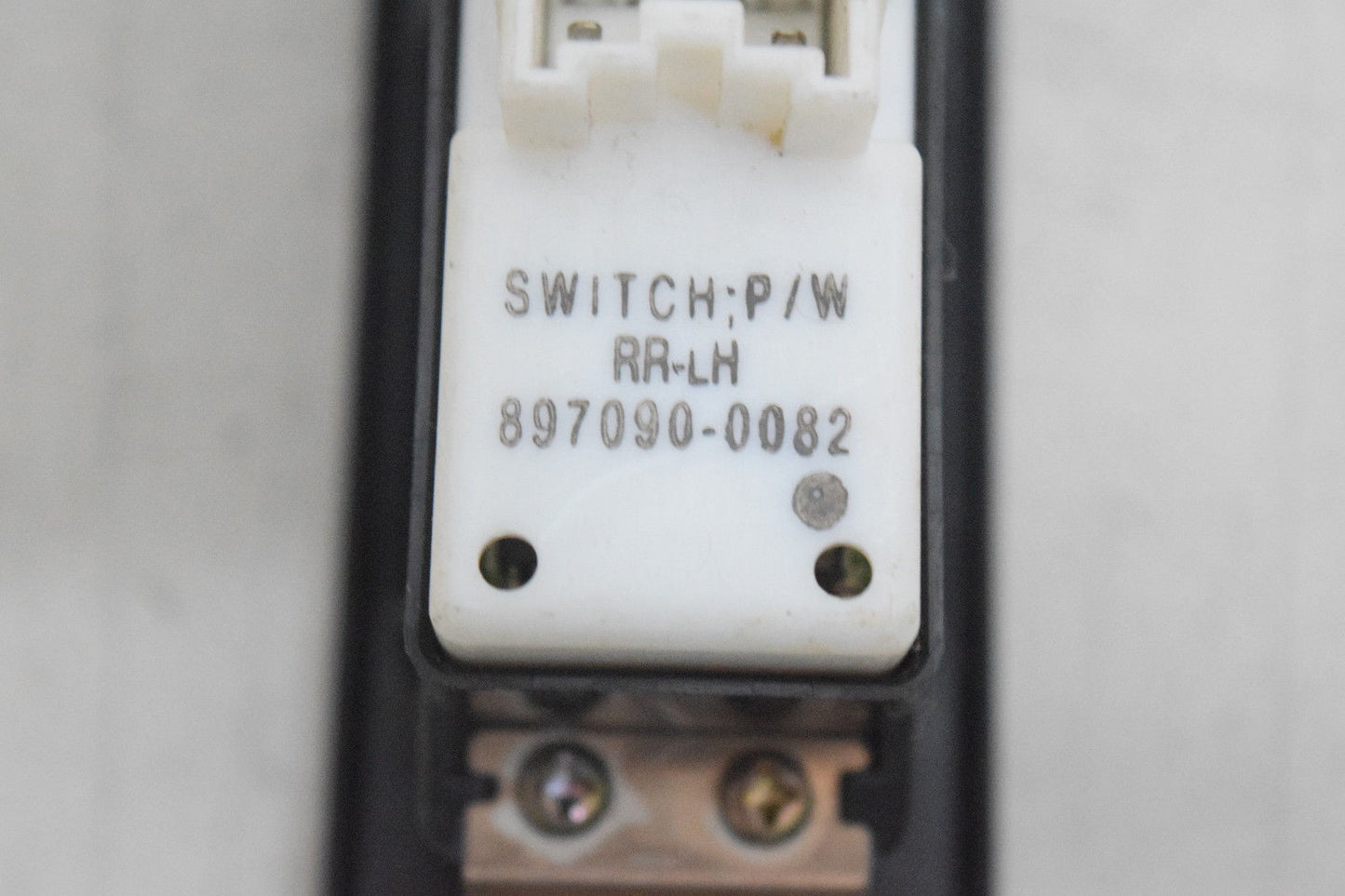 99 00 01 02 ISUZU TROOPER REAR DRIVER WINDOW SWITCH OEM