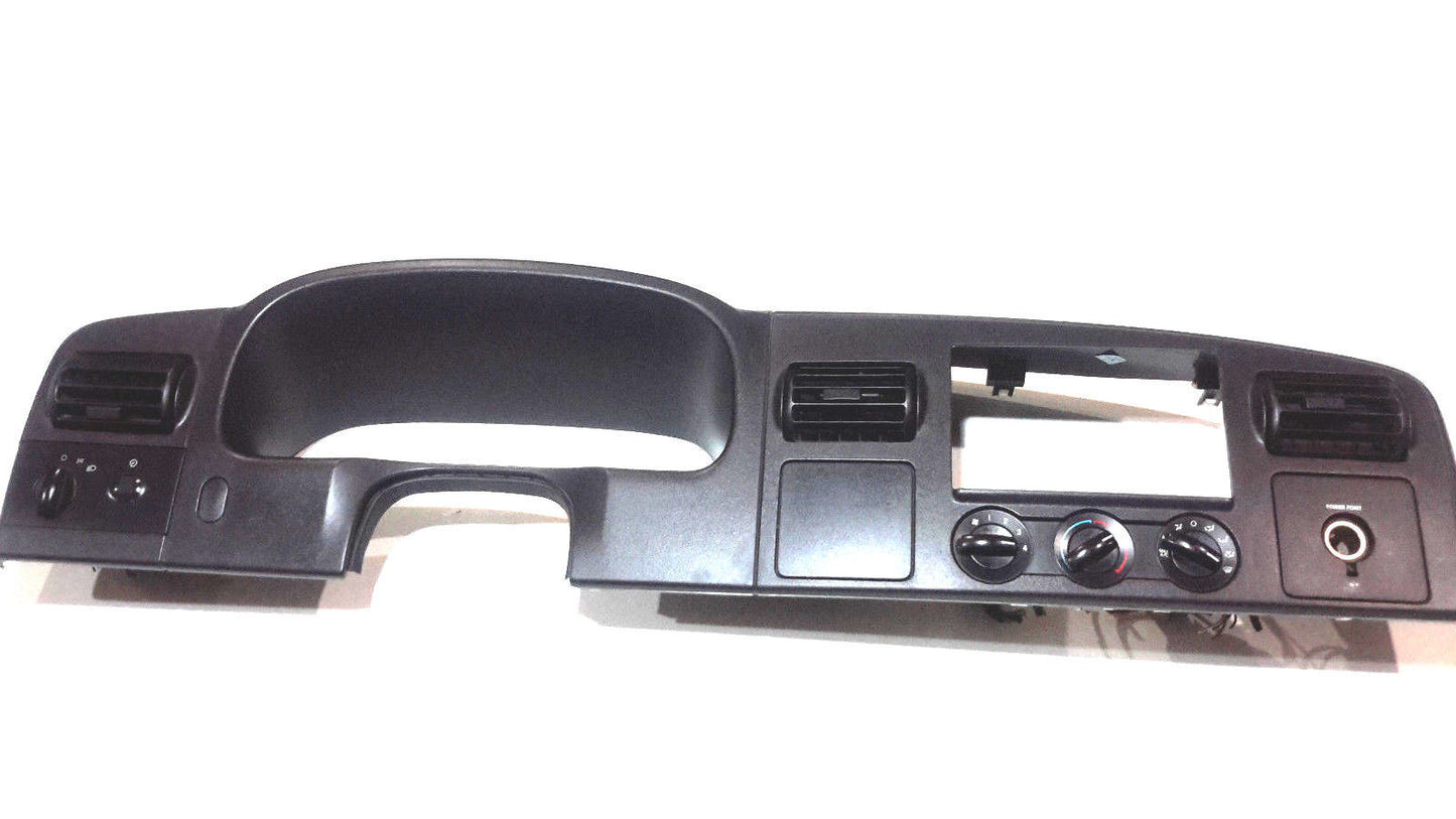 05 06 07 FORD F250 F350 SUPER DUTY SPEEDOMETER RADIO DASH BEZEL