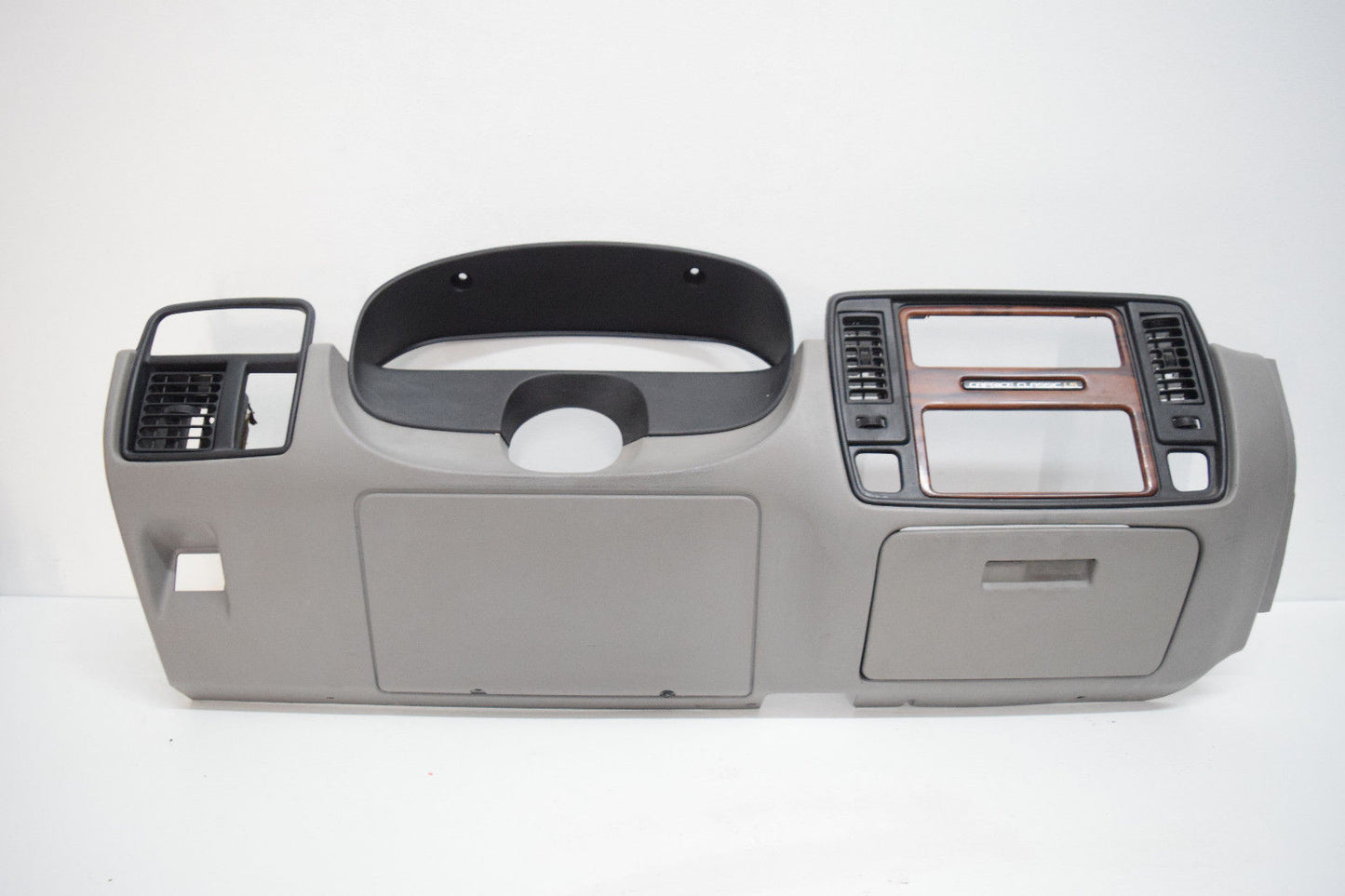 94 95 96 CHEVY IMPALA SS CAPRICE LOWER RADIO BEZEL DASH TRIM ASHTRAY WOODGRAIN