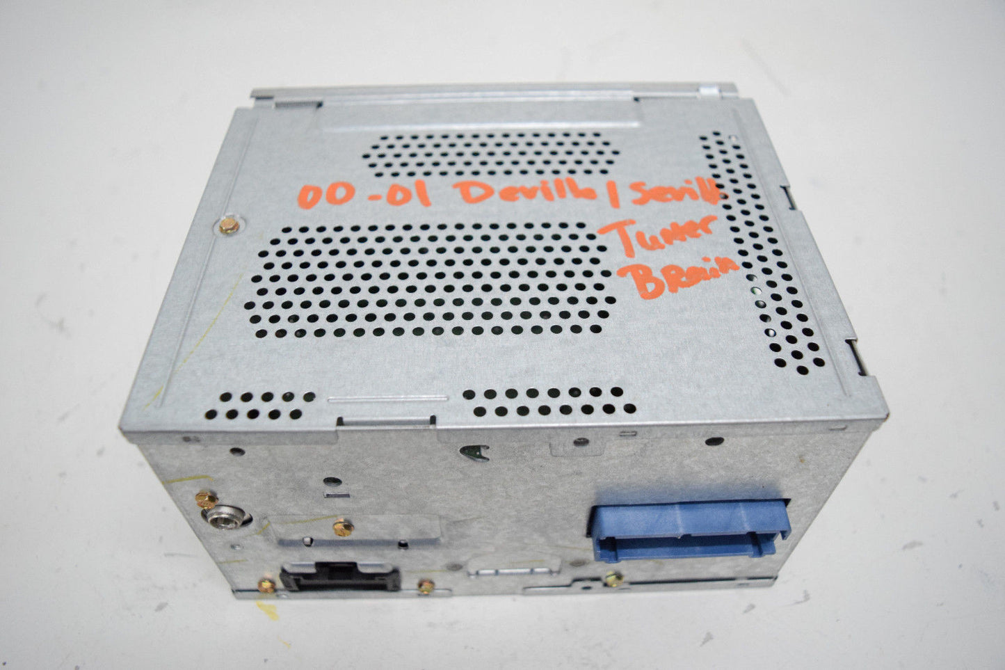 00 01 DEVILLE SEVILLE RADIO TUNER BRAIN MODULE