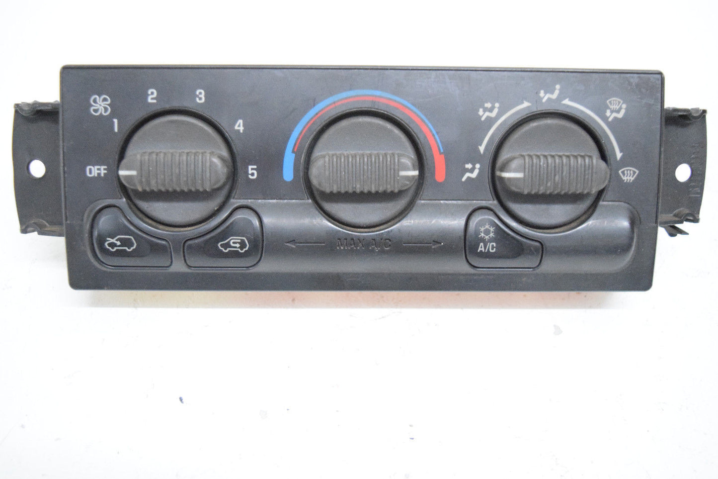 99 00 01 02 CHEVY TAHOE SILVERADO YUKON CLIMATE CONTROL NO REAR DEFROST