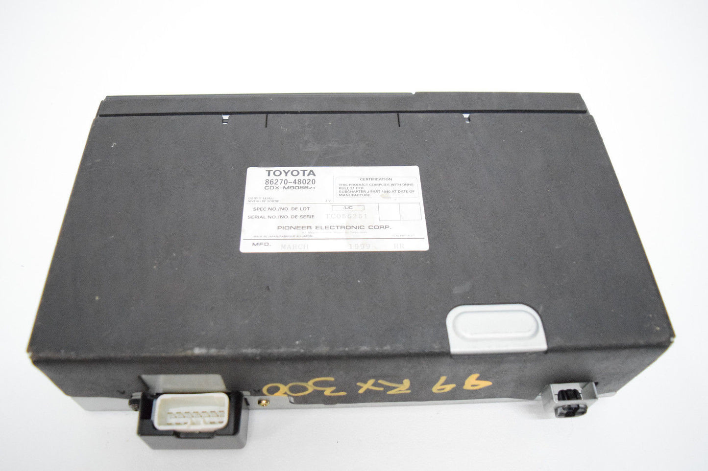 99 00 01 02 03 LEXUS RX300 CD CHANGER OEM