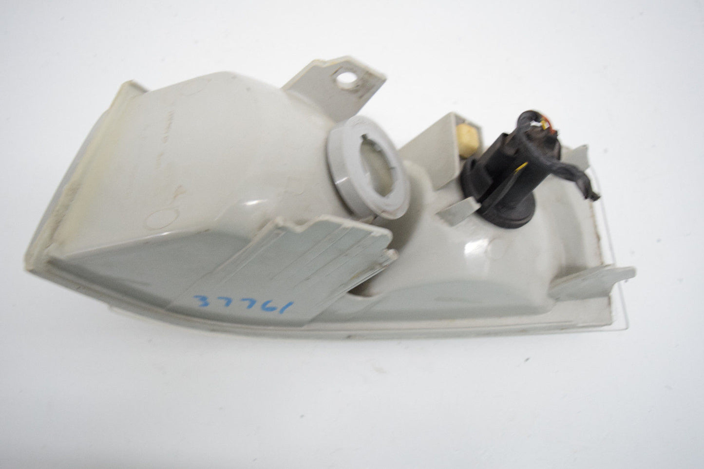 92-02 CAILLAC ELDERADO RIGHT PASSENGER CORNER MARKER LIGHT OEM