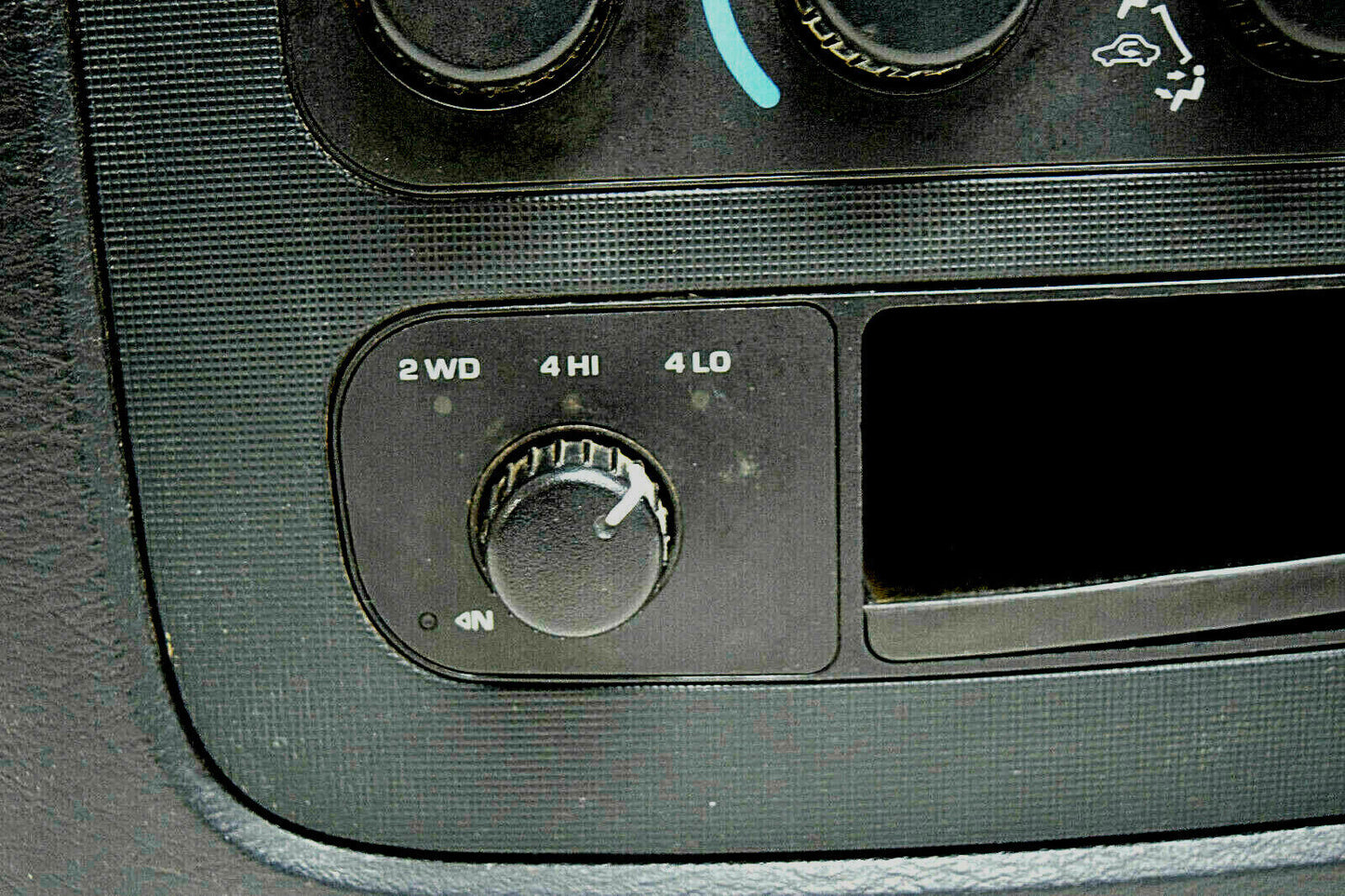02 03 04 05 Dodge Ram Center Dash Bezel Climate Control 4x4 Switch
