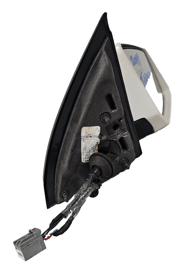 14 15 Chevrolet Traverse Right Passenger Side Door Mirror With Turn Signal White