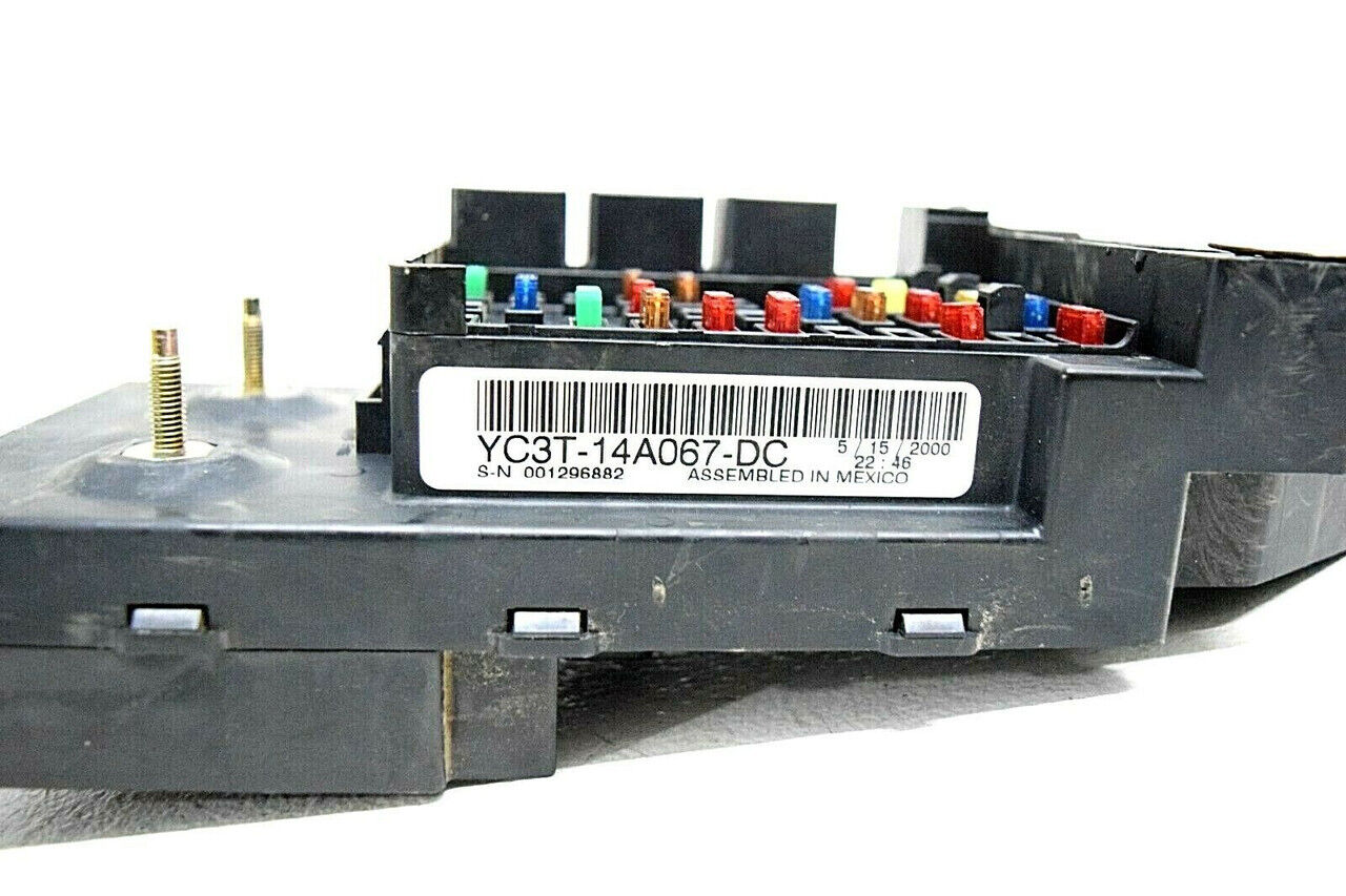 99 00 01 Ford F250 F350 Super Duty Interior Fuse Box Relay YC3T-14A067-DC