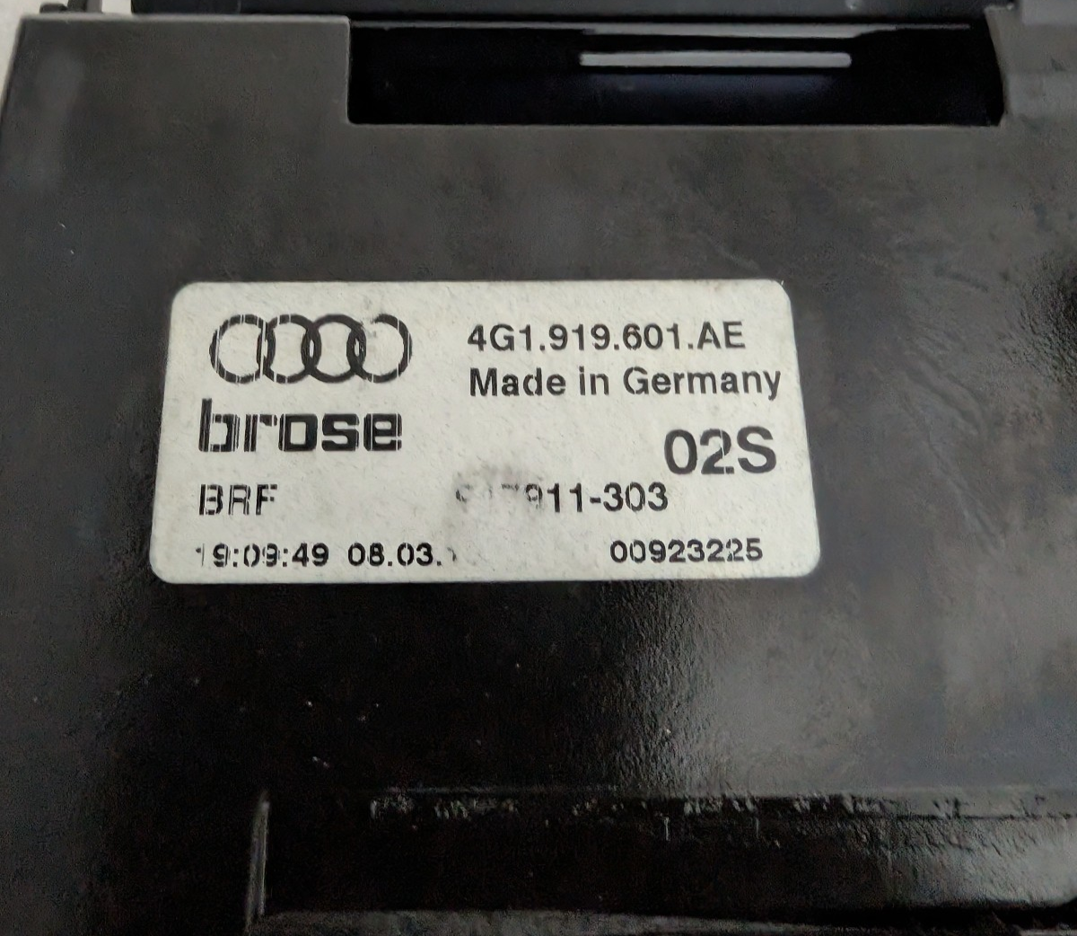 2015-2018 Audi A6 S6 A7 S7 MMI  Retractable Dash 8" Display Screen 4G1919601AE