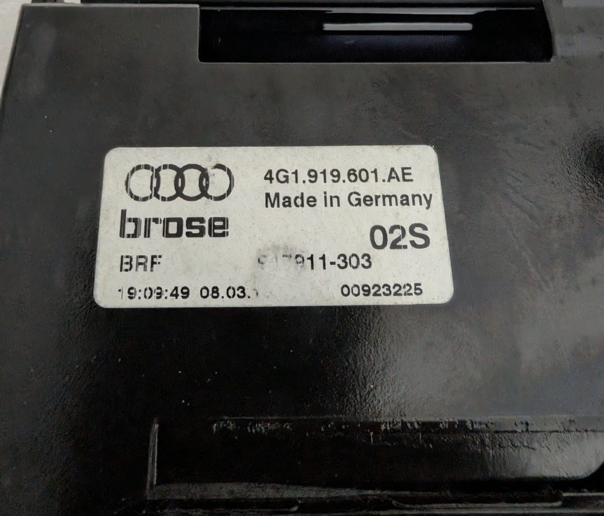 2015-2018 Audi A6 S6 A7 S7 MMI  Retractable Dash 8" Display Screen 4G1919601AE
