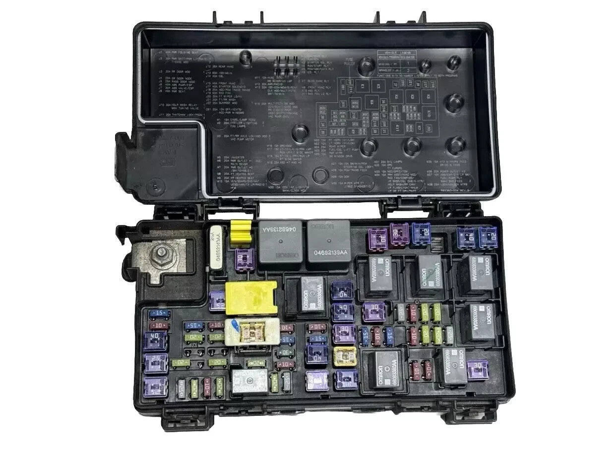 2013 Dodge Caravan Town & Country Integrated Power Fusebox Fuse Box 68163904AC