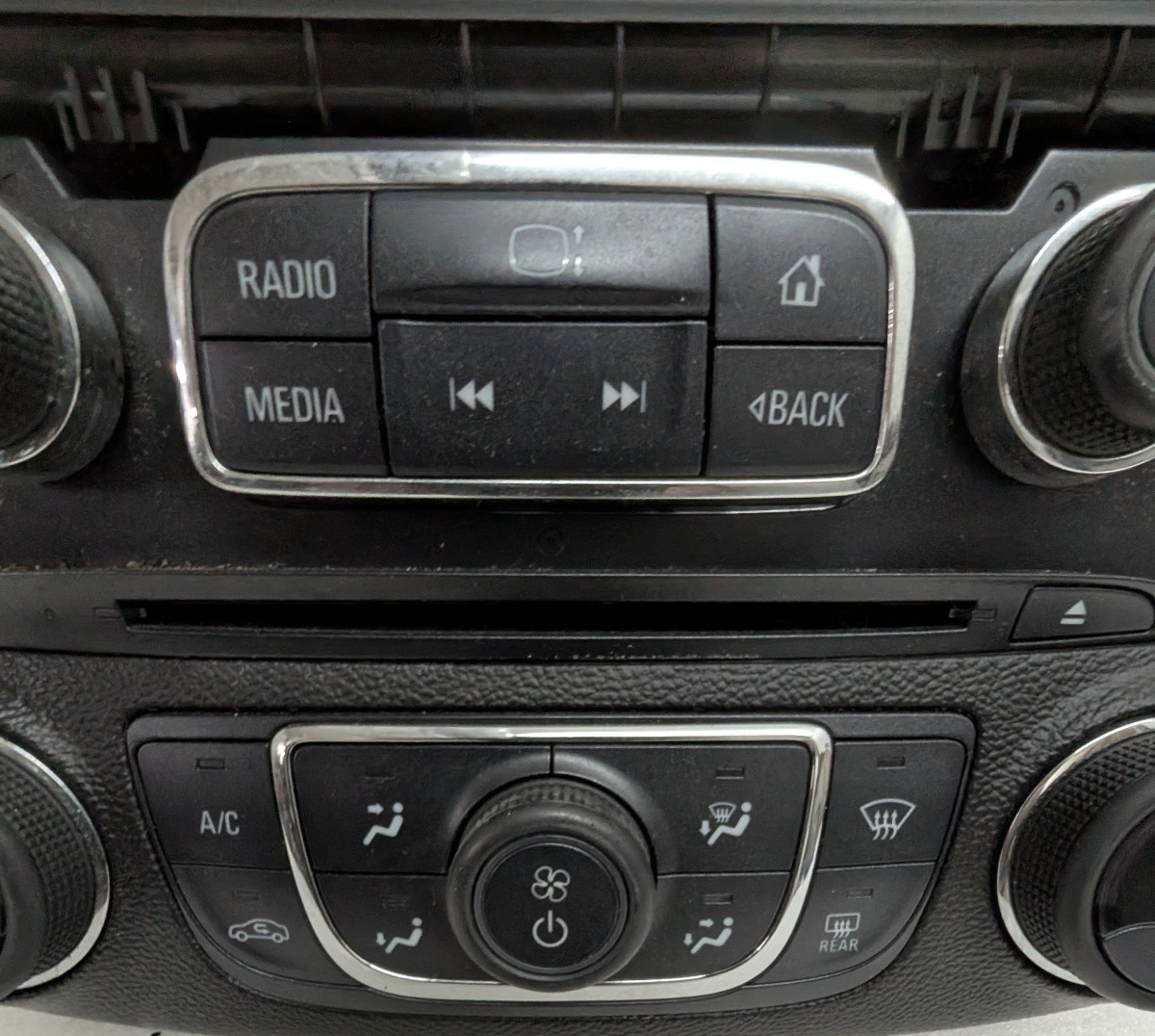 2014-2017 Chevy Impala 8" MyLink Touchscreen Display Radio Climate Control Panel