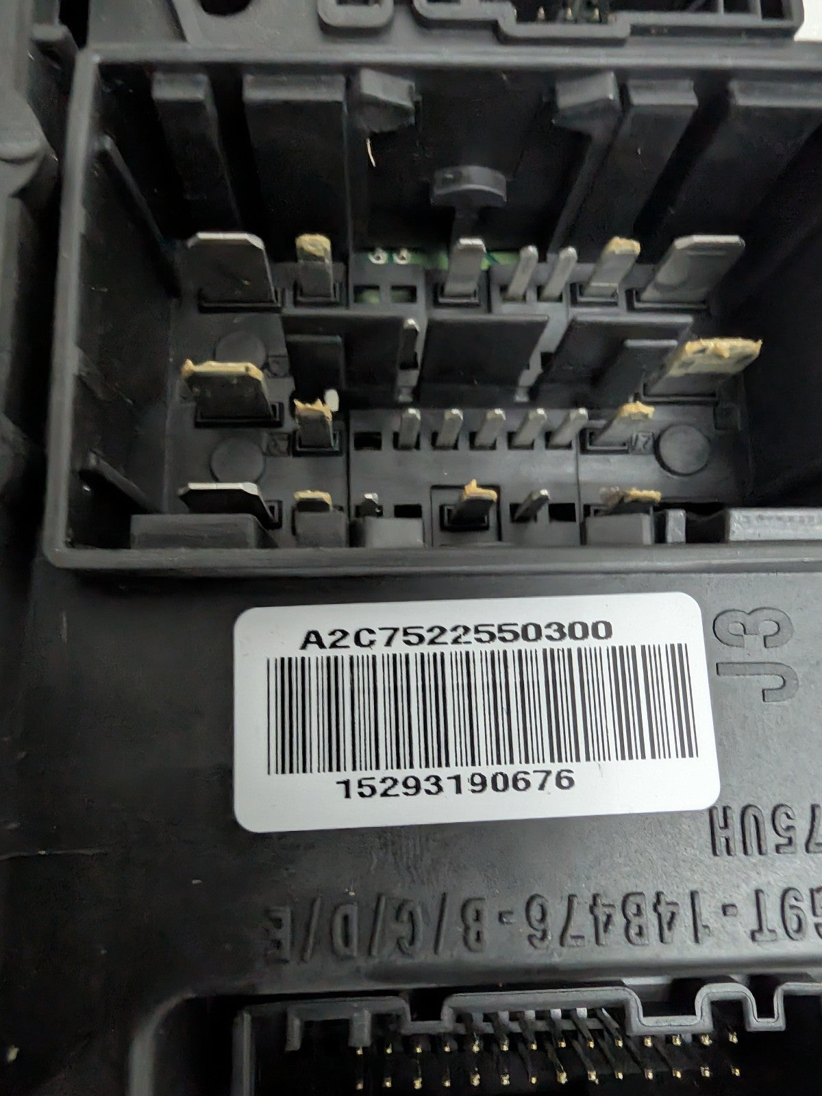 2015-2017 Ford Mustang BCM Body Control Module Interior Fuse Box GR3T-15604-HFC