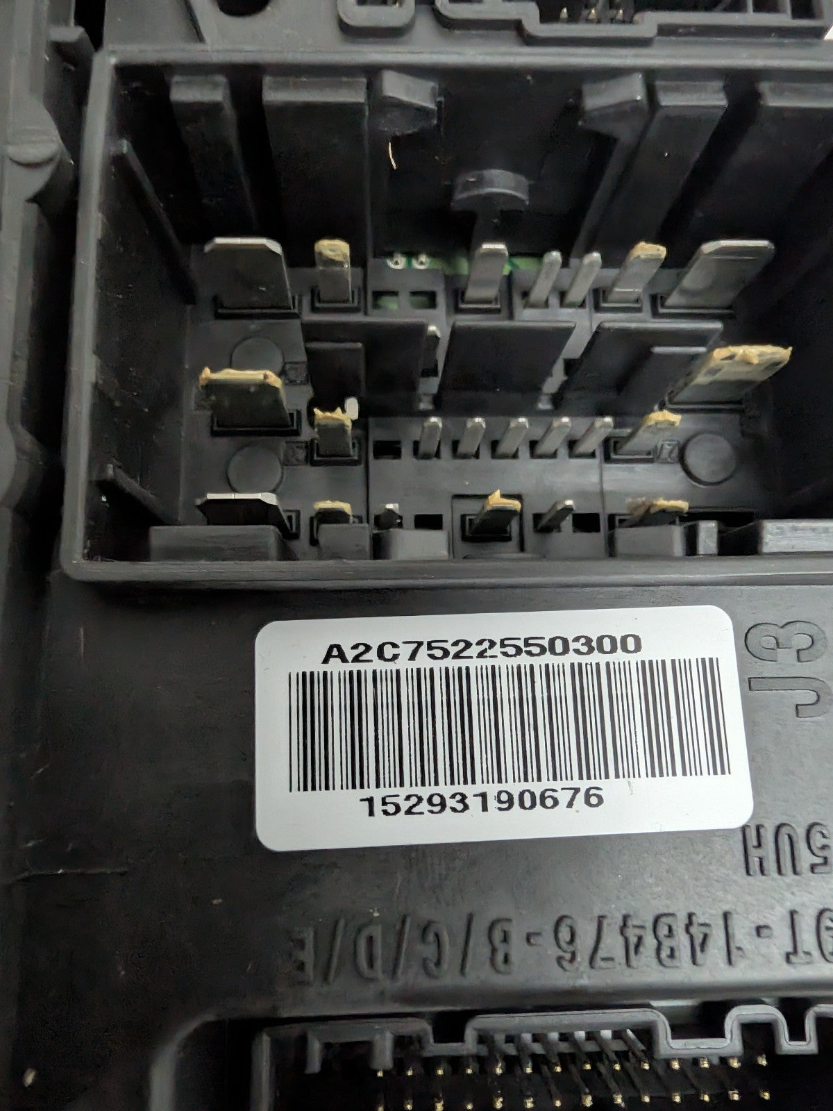 2015-2017 Ford Mustang BCM Body Control Module Interior Fuse Box GR3T-15604-HFC