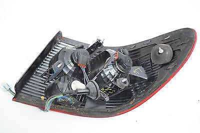03 04 SATURN L400 L200 L100 LEFT DRIVER SIDE TAIL LIGHT TAILIGHT