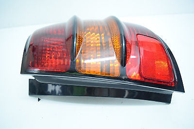04 05 06 07 08 PONTIAC VIBE RIGHT PASSENGER TAIL LIGHT TAILLIGHT OEM