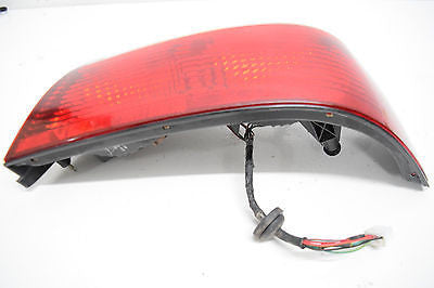 00 01 02 MAZDA 626 RIGHT PASSENGER TAIL LIGHT TAILLIGHT