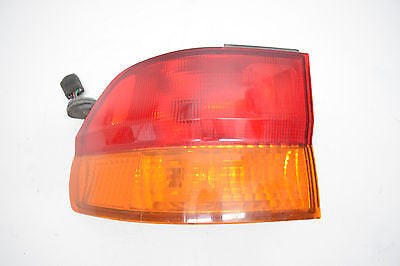 02 03 04 HONDA ODYSSEY RIGHT PASSENGER TAIL LIGHT