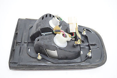 92 93 94 95 96 TOYOTA CAMRY RIGHT PASSENGER CENTER TAIL LIGHT TAILIGHT