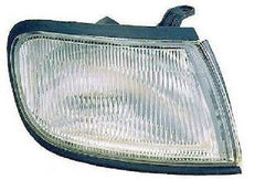 Replacement Nissan/Datsun Maxima Passenger Side Parklight Assembly NI2521112