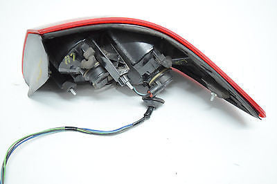 03 04 SATURN L400 L200 L100 LEFT DRIVER SIDE TAIL LIGHT TAILIGHT