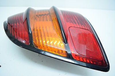 04 05 06 07 08 PONTIAC VIBE RIGHT PASSENGER TAIL LIGHT TAILLIGHT OEM