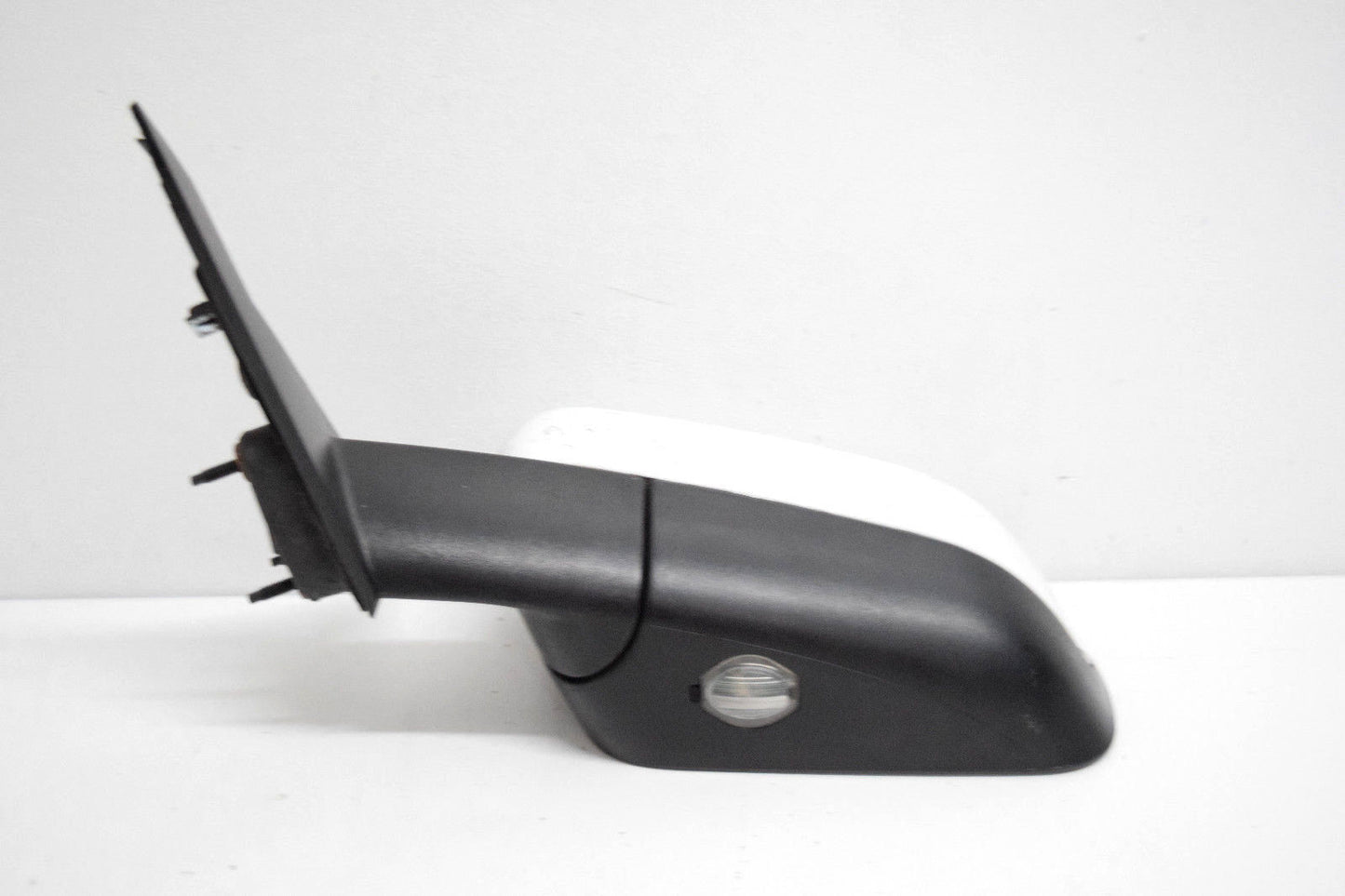 05 06 07 FORD FIVE HUNDRED LEFT DRIVER SIDE MIRROR WHITE BLACK TRIM