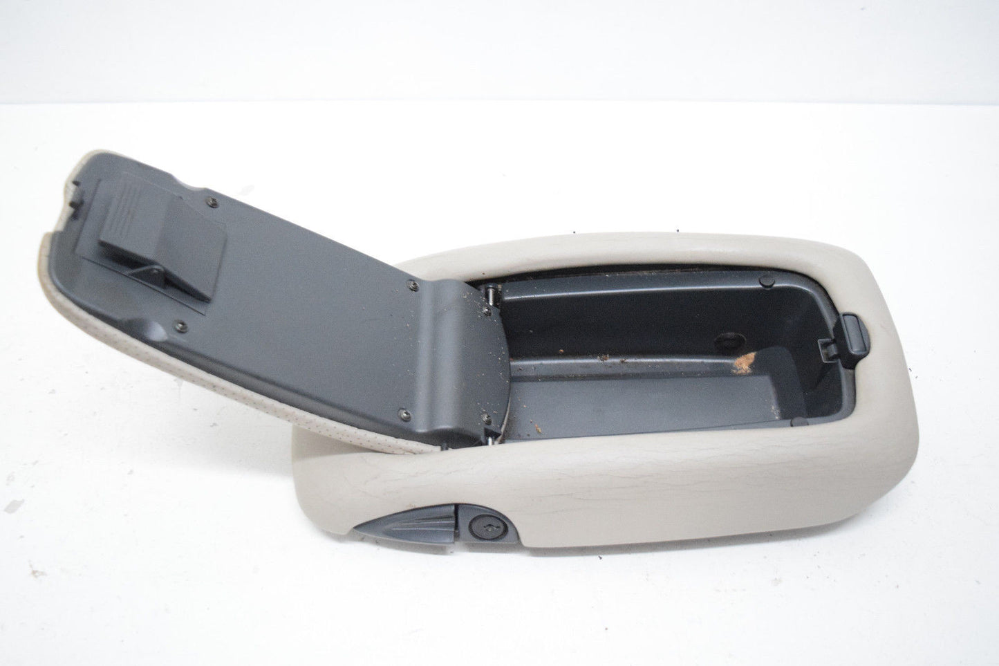 98 99 00 01 02 CADILLAC ESCALADE YUKON DENALI CENTER CONSOLE LID OEM