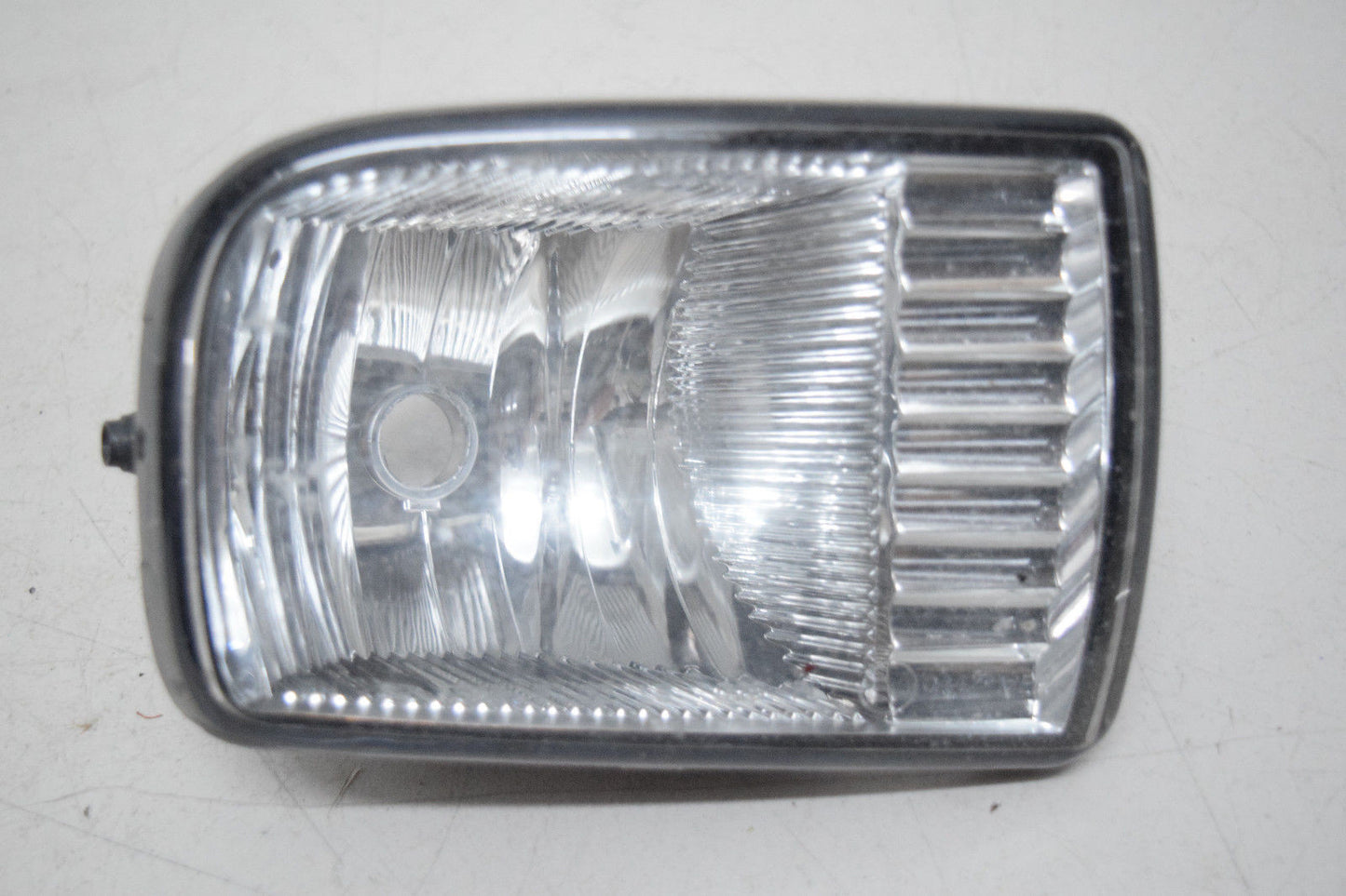 05 06 LINCOLN NAVIGATOR RIGHT PASSENGER FOG LIGHT