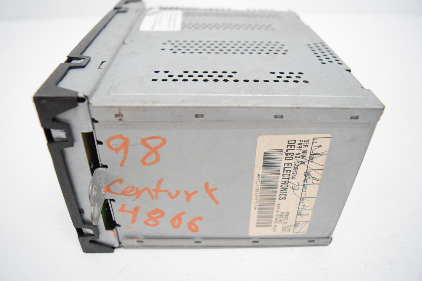 96 97 98 99 00 01 BUICK CENTURY RADIO CASSETTE PLAYER OEM