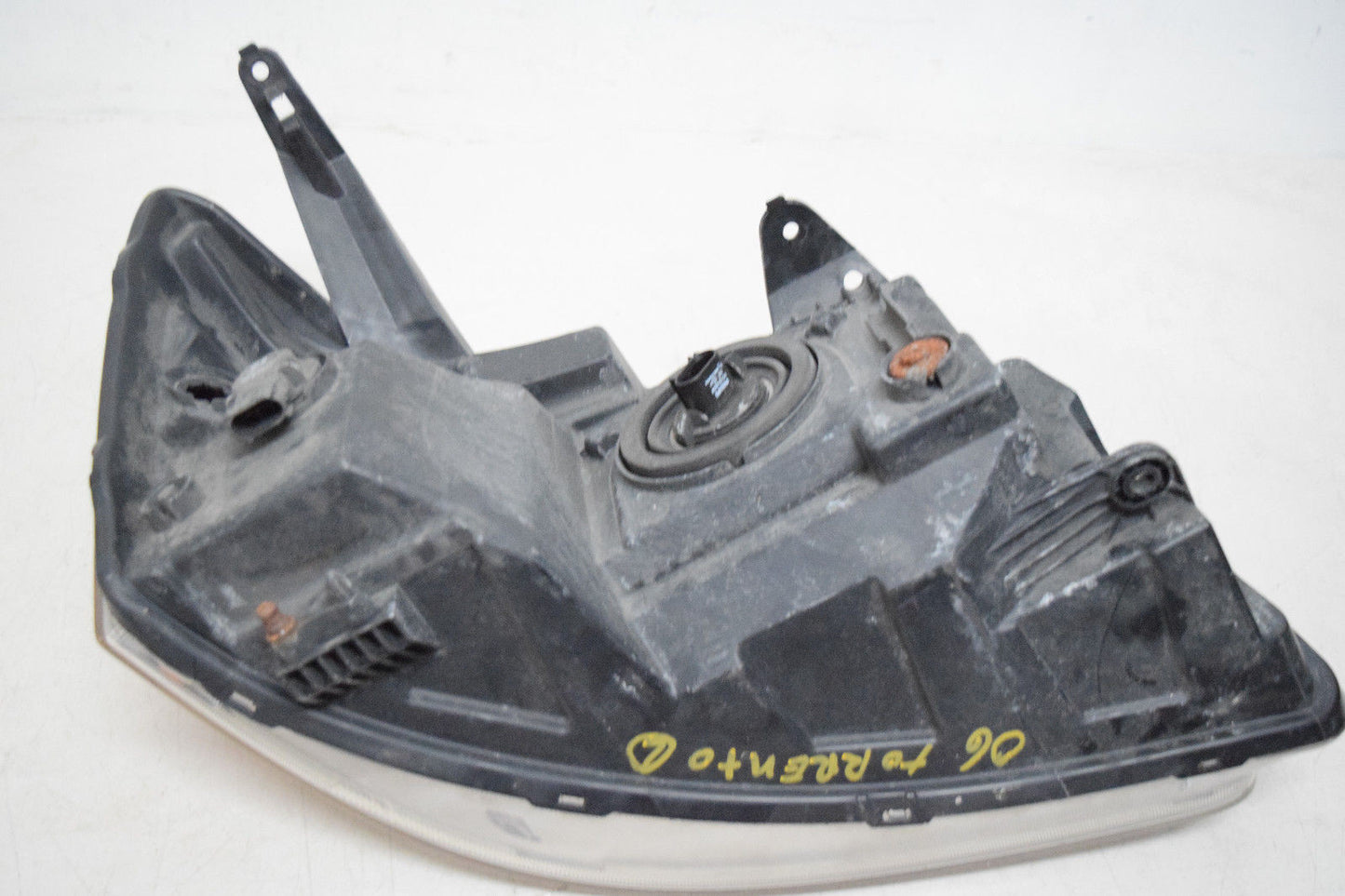 06 07 08 09 CHEVY TORRENT LEFT DRIVER HEADLIGHT