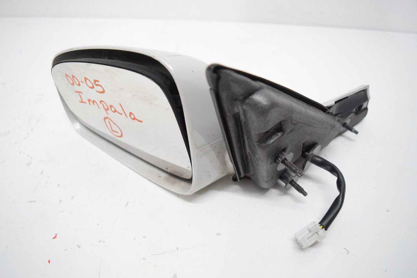 01 02 03 04 05 CHEVY IMPALA LEFT DRIVER SIDE VIEW MIRROR PEARL WHITE