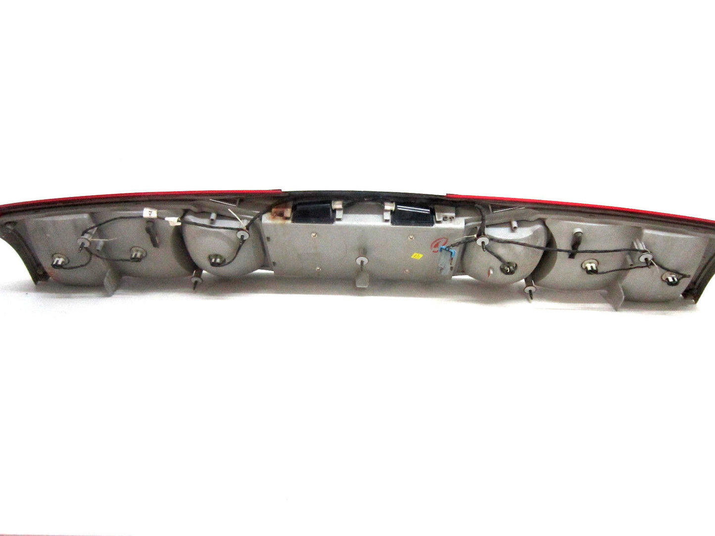 02 03 04 05 06 07 BUICK RENDEZVOUS RENDEVOUS CENTER TAILIGHT TAIL LIGHT