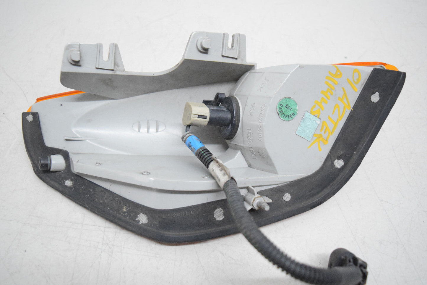 01 02 03 04 05 PONTIAC AZTEK LEFT DRIVER TURN SIGNAL CORNER LAMP