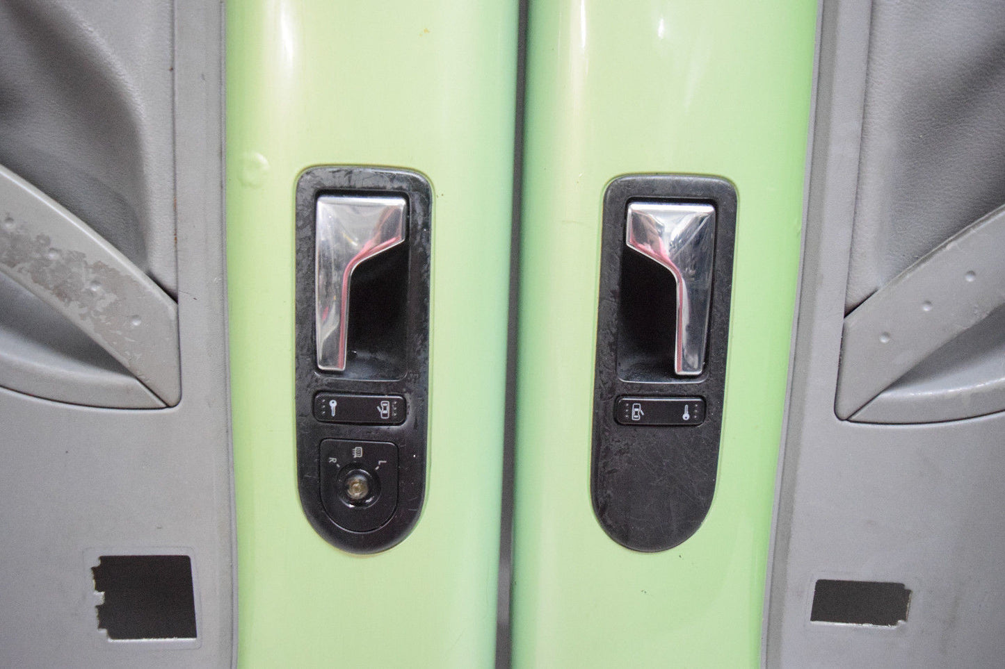99 00 01 02 03 04 05 06 07 08 09 VW BEETLE DOOR PANEL SET LIME GREEN GREY