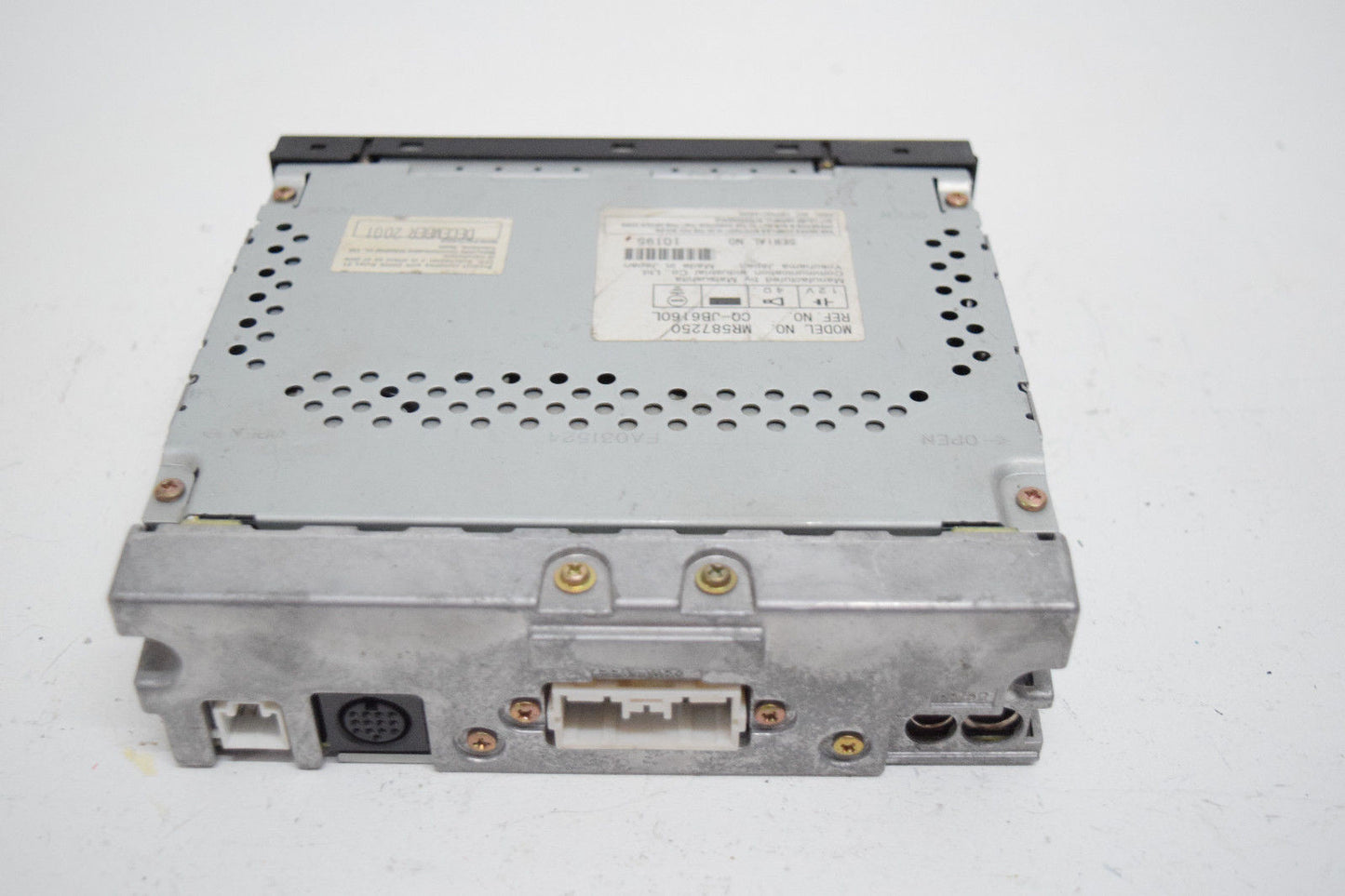 03 04 05 MITSUBISHI ECLIPSE RADIO CD PLAYER