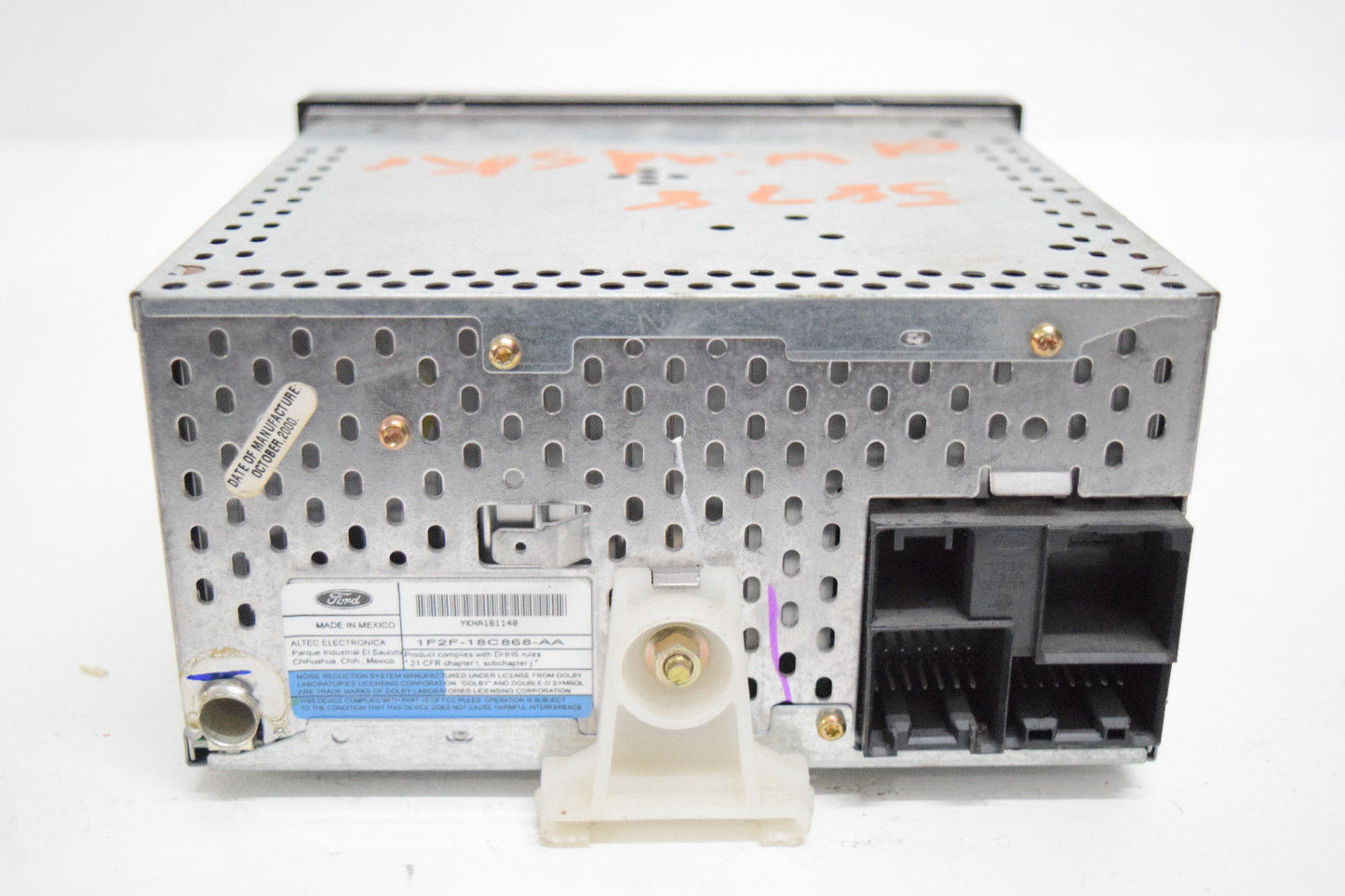 01 02 03 FORD WINDSTAR RADIO CD CASSETTE PLAYER OEM