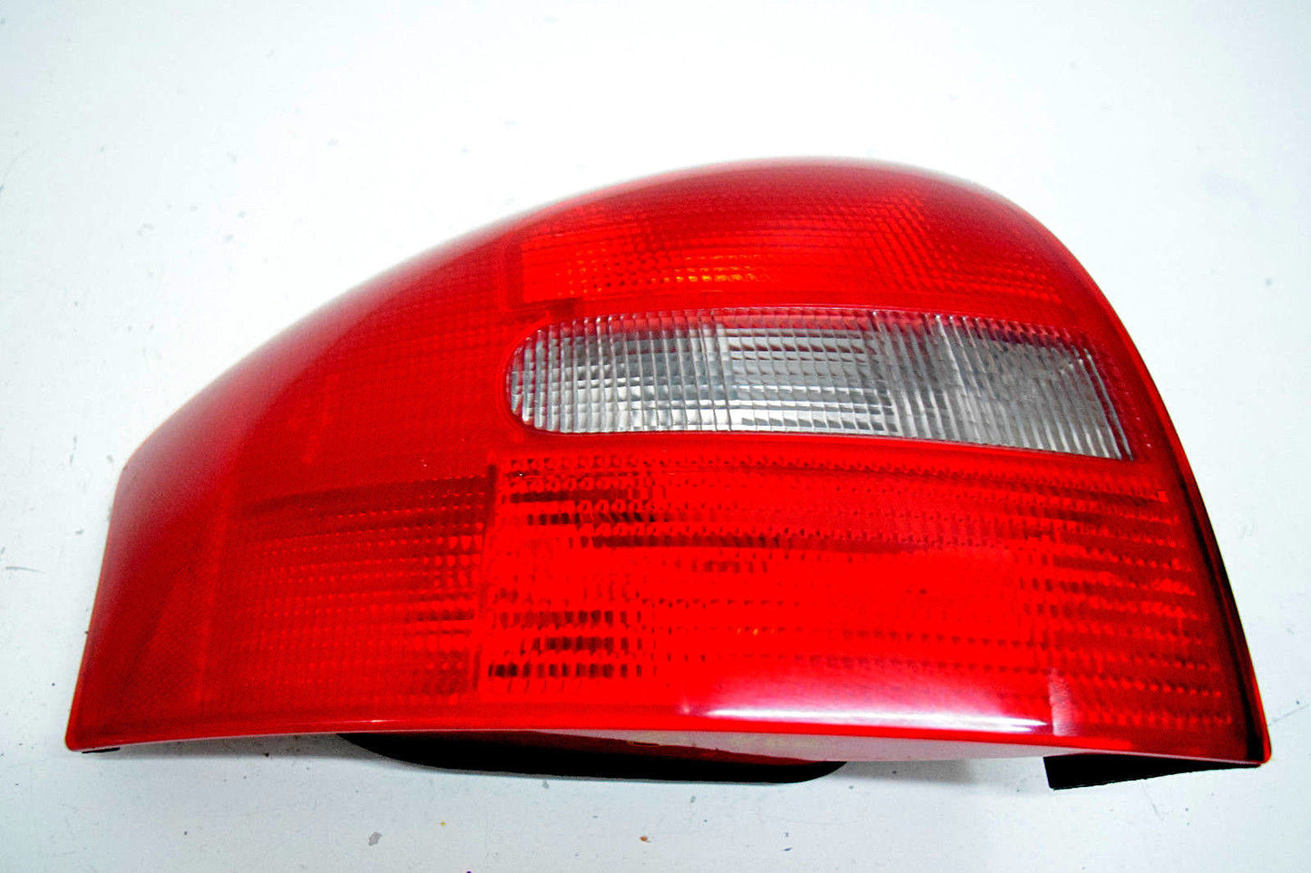 98 99 00 01 AUDI A6 LEFT DRIVER TAIL LIGHT TAILLIGHT OEM