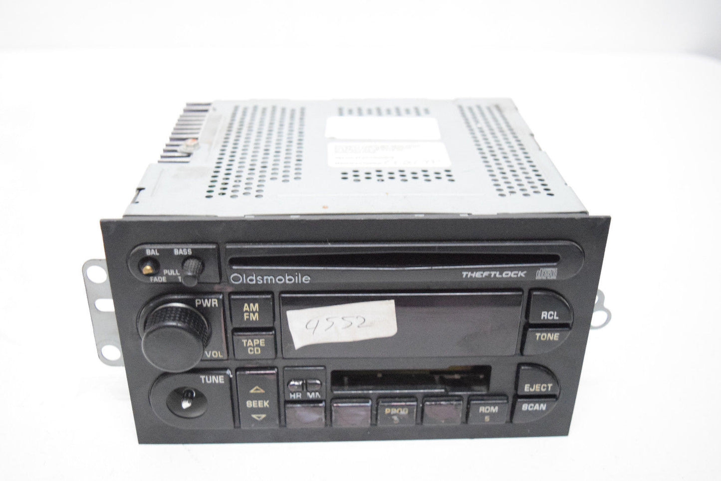 95 96 97 98 99 OLDSMOBILE CUTLASS RADIO CD CASSETTE PLAYER OEM