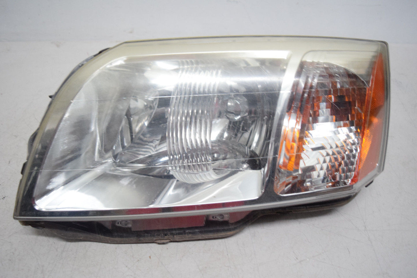 04 05 06 07 08 MITSUBISHI ENDEAVOR LEFT DRIVER HEADLIGHT OEM