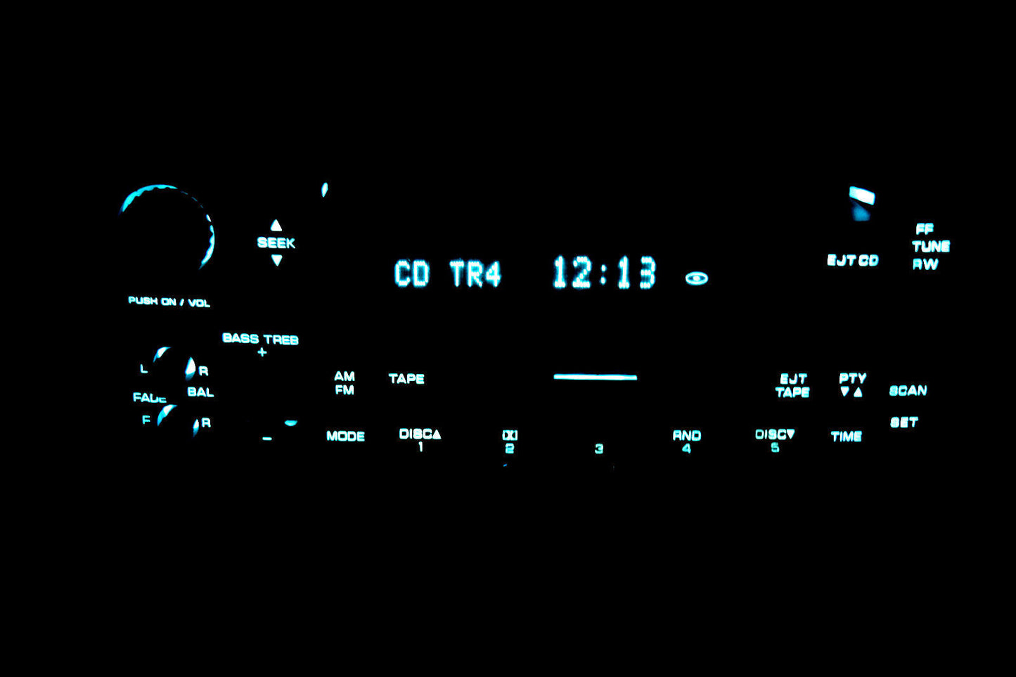 02 03 04 05 CHRYSLER JEEP DODGE  CD PLAYER RADIO OEM