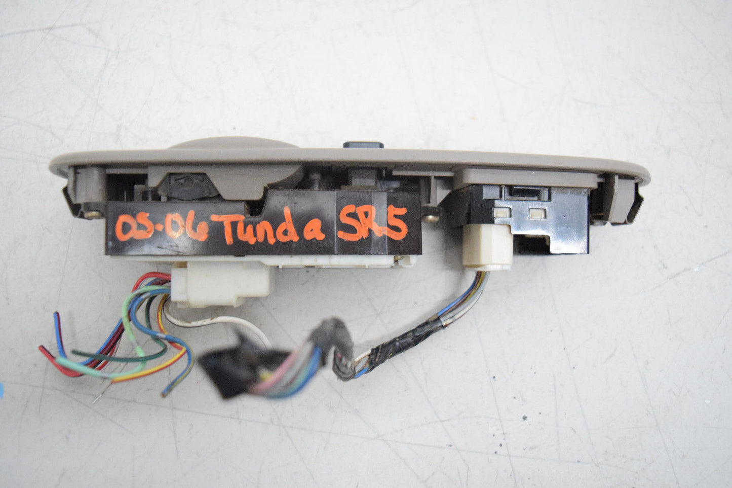 00 01 02 03 04 05 TOYOTA TUNDRA LEFT DRIVER MASTER WINDOW SWITCH SILVER