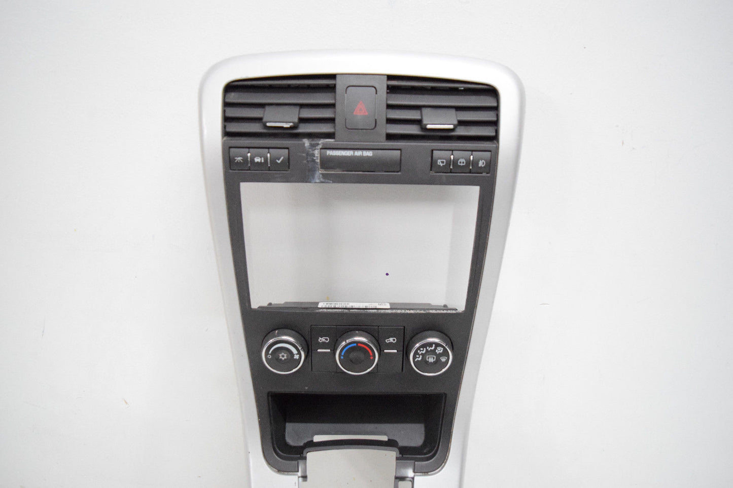 07 08 09 PONTIAC TORRENT CLIMATE CONTROL RADIO DASH BEZEL