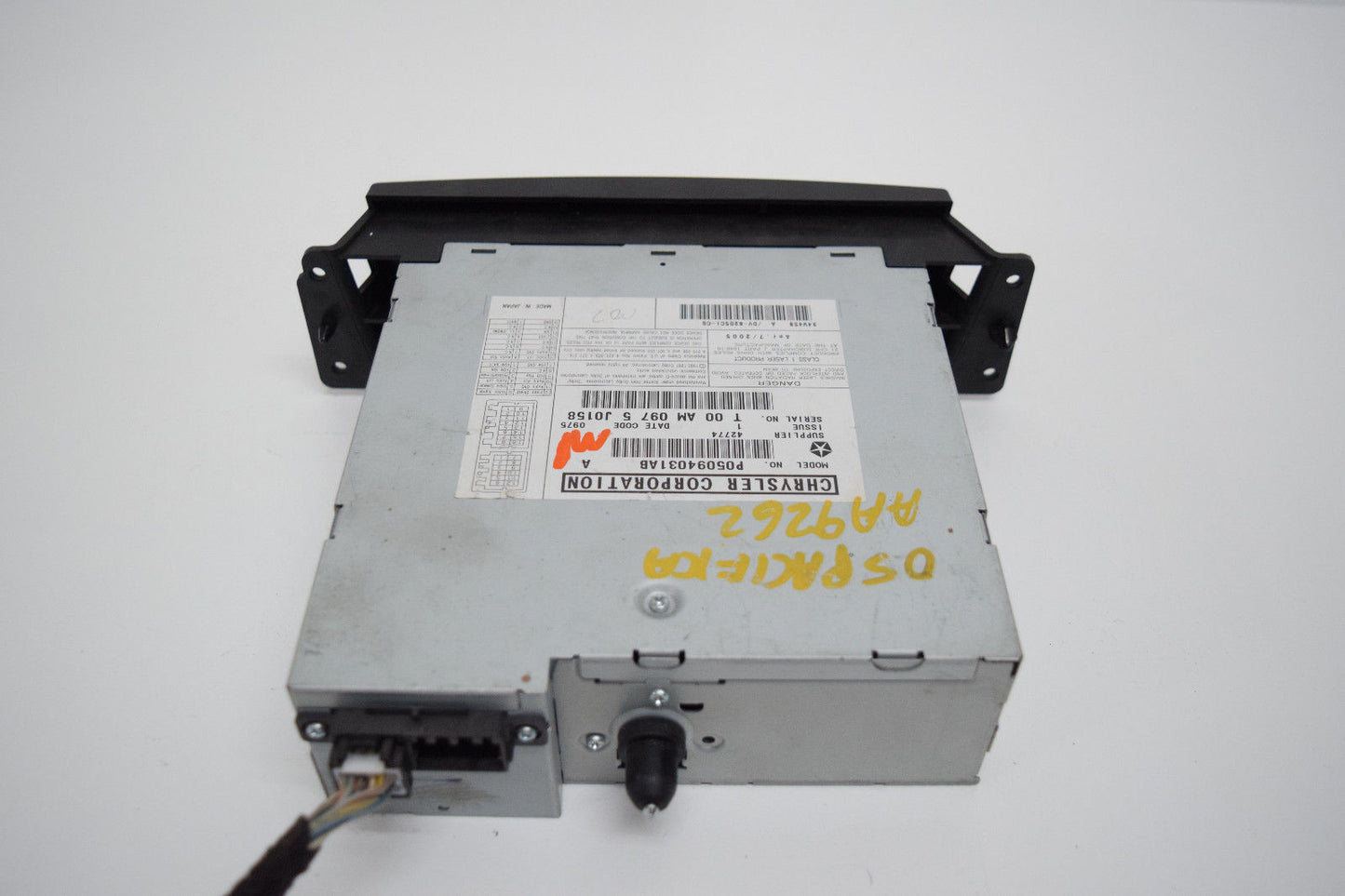 04 05 06 07 08 CHRYSLER PACIFICA 6 DISC DVD PLAYER OEM