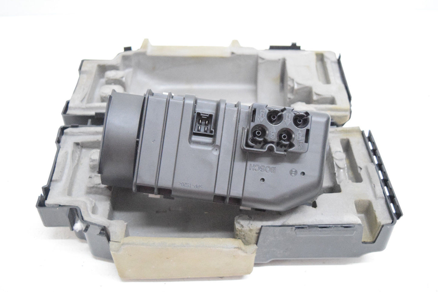 03 04 05 06 MERCEDES E500 E320 E55 CENTRAL LOCKING  VACUUM PUMP 0 132 006 400
