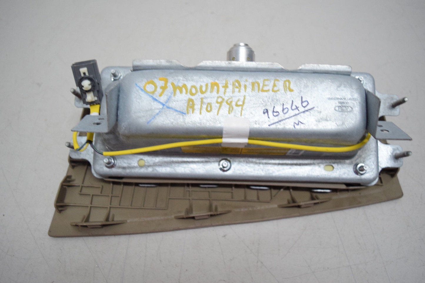 06 07 08 09 10 MERCURY MOUNTAINEER PASSENGER AIRBAG OEM