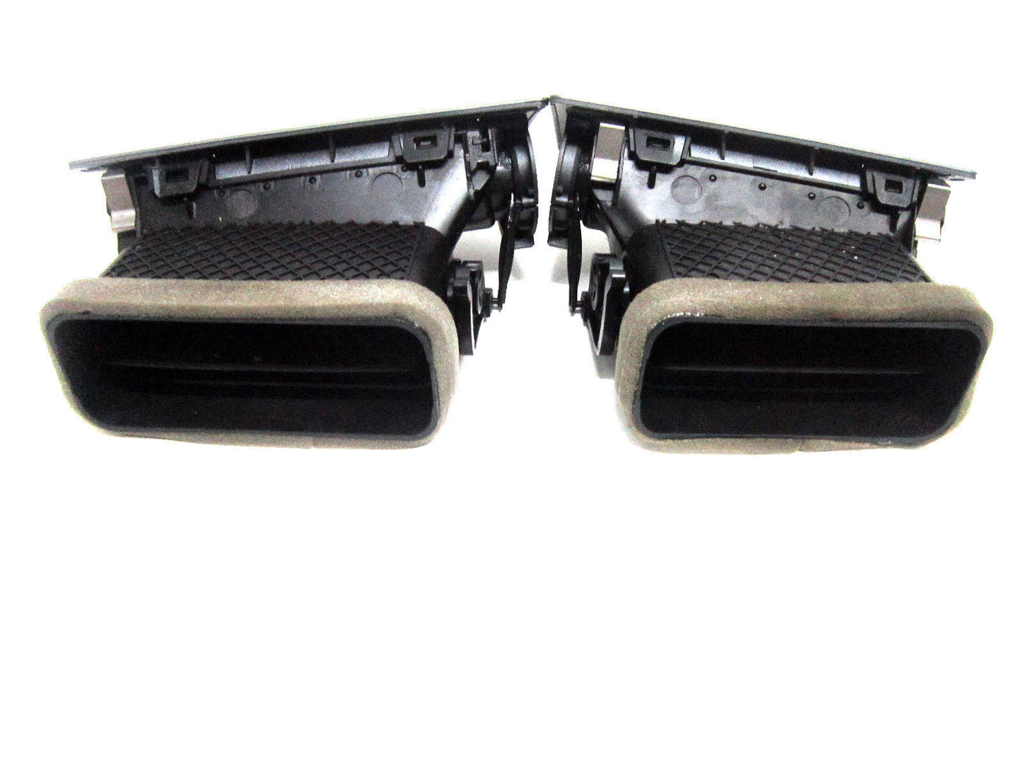 02 03 04 05 BMW 745I 745LI DASH VENTS DRIVER+PASSENGER