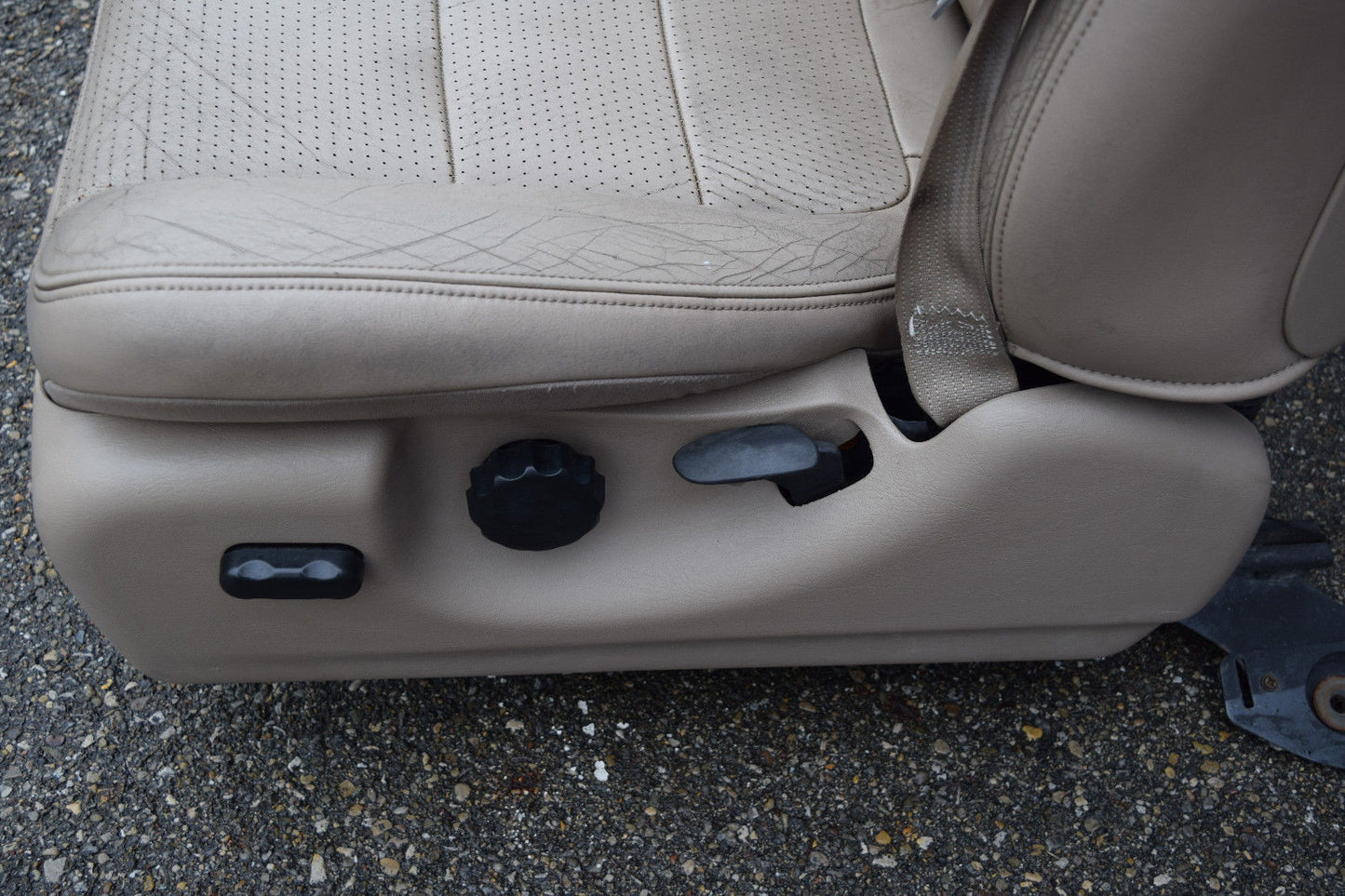 01 02 03 04 05 06 07 FORD F250 F350 LARIAT POWER LEATHER SEAT SET WITH HEADREST