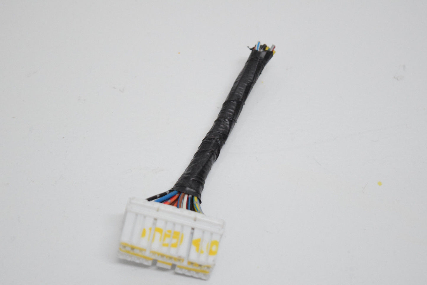 00 01 02 03 04 05 MITSUBISHI ECLIPSE AUDIO AMP AMPLIFIER PIGTAIL HARNESS